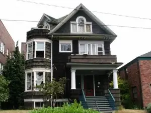 photo of a Victorian home in Queen Anne