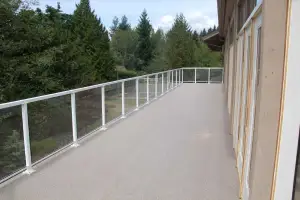 photo of a HUGE deck
